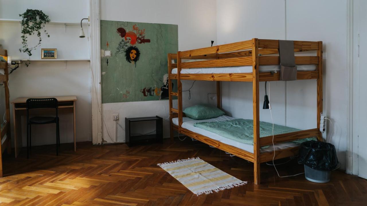 Nap Hostel Pécs Exterior foto